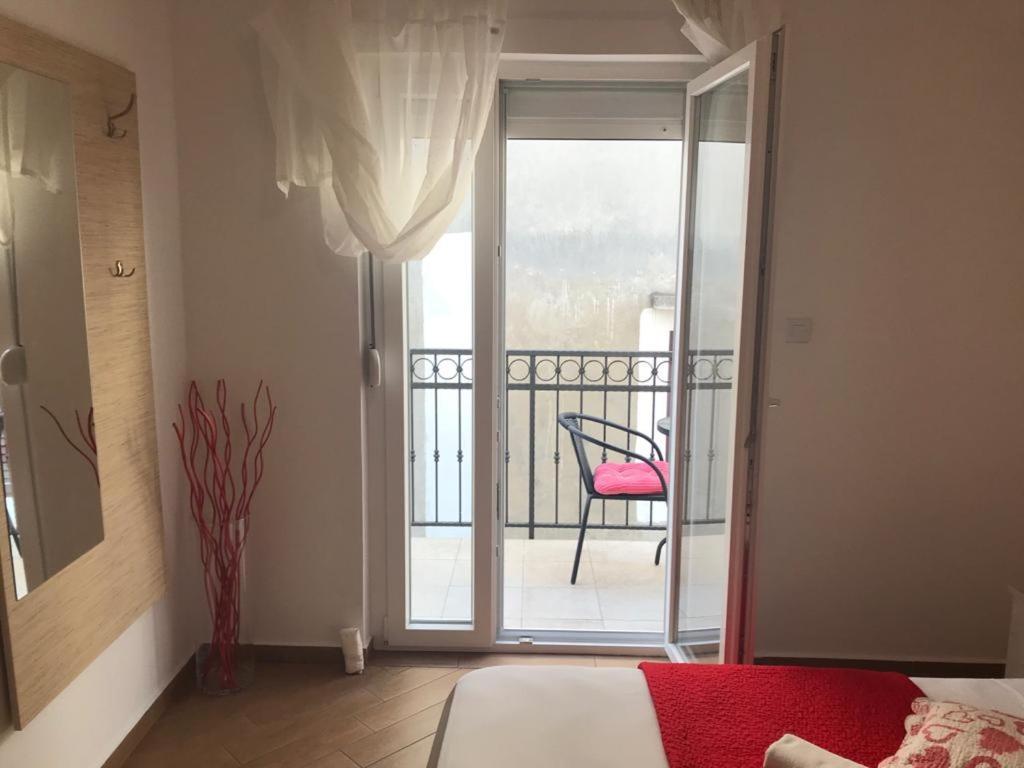 Apartments Ka - Ro Бибине Екстериор снимка