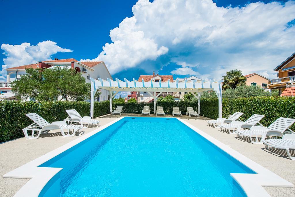 Apartments Ka - Ro Бибине Екстериор снимка