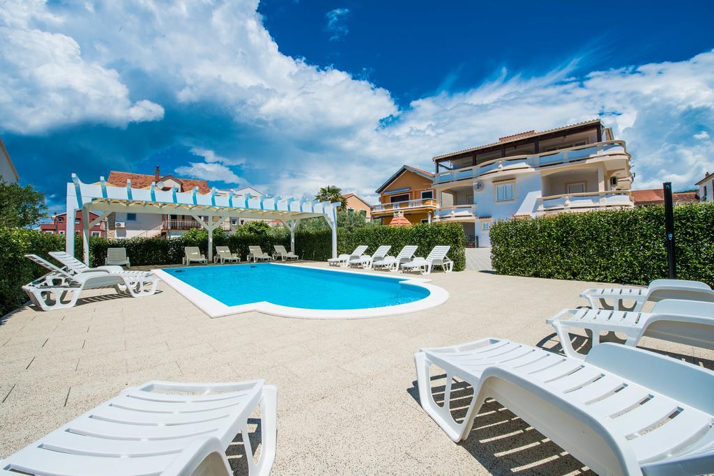 Apartments Ka - Ro Бибине Екстериор снимка